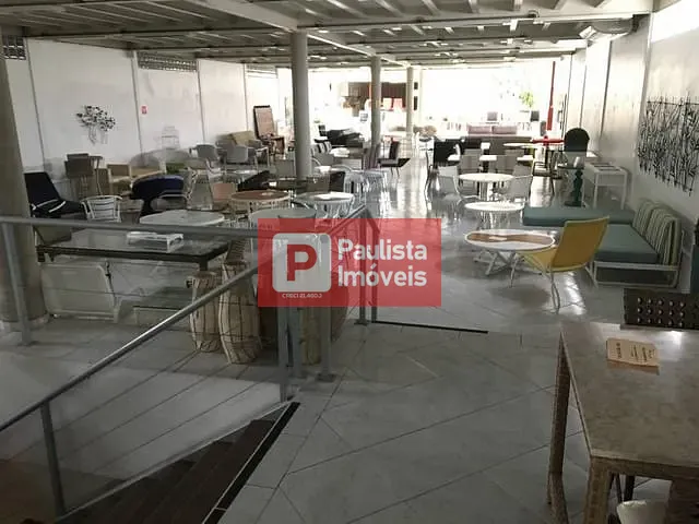 Loja com 2460m², para alugar, no bairro Santana em São Paulo