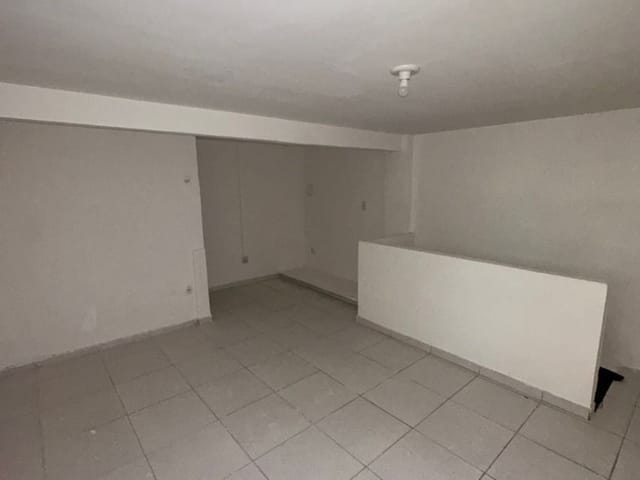 Loja com 25m², para alugar, no bairro Centro em Macaé