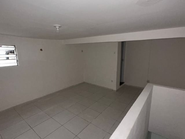 Loja com 25m², para alugar, no bairro Centro em Macaé