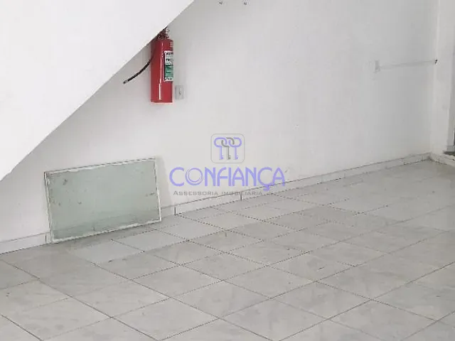 Loja com 125m², à venda, no bairro Senador Camará em Rio de Janeiro