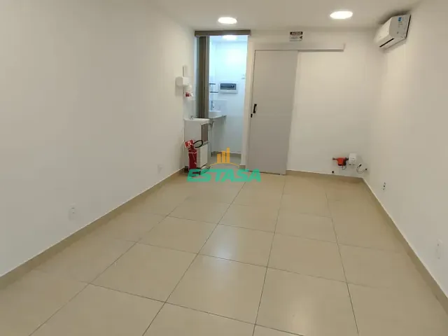 Loja para alugar, no bairro Catete em Rio de Janeiro