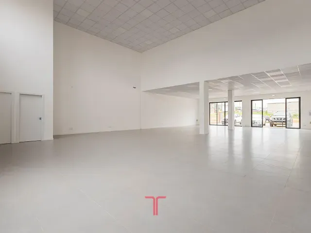 Loja com 250m², para alugar, no bairro Nações em Fazenda Rio Grande