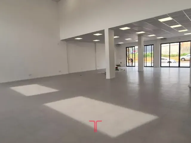 Loja com 250m², para alugar, no bairro Nações em Fazenda Rio Grande