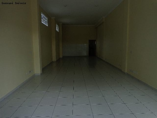 Foto do Loja - SALÃO PARA LOCAÇÃO NA GRANDE AVENIDA, EM FRENTE AO QUIRINO MÓVEIS.
LOJA COM 70 M² VALOR DE R$ 1600,00
LOJA COM 86 M² VALOR DE R$ 1700,00 | Guaxupé Imóveis Ltda