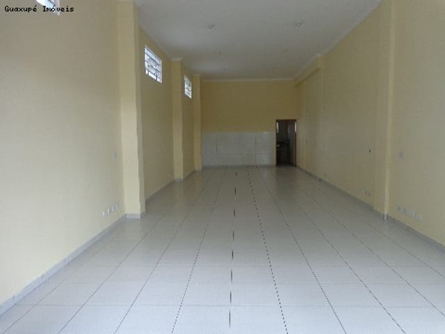 Foto do Loja - SALÃO PARA LOCAÇÃO NA GRANDE AVENIDA, EM FRENTE AO QUIRINO MÓVEIS.
LOJA COM 70 M² VALOR DE R$ 1600,00
LOJA COM 86 M² VALOR DE R$ 1700,00 | Guaxupé Imóveis Ltda