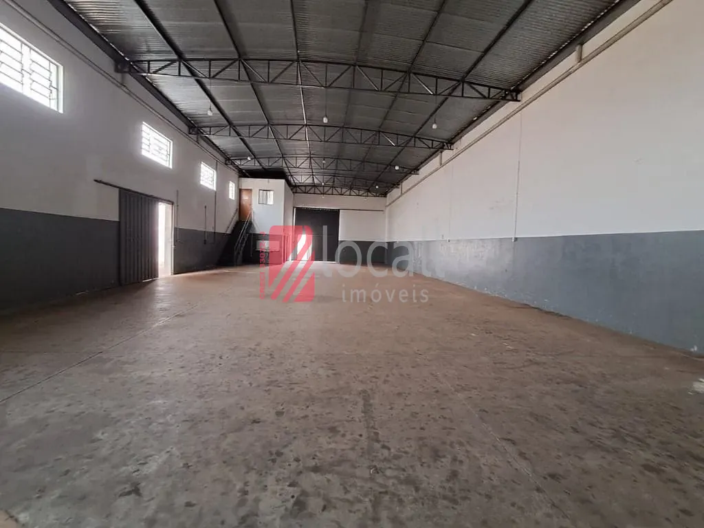 Loja / Salão / Ponto Comercial  para aluguel, 380m² — foto 1 de 19