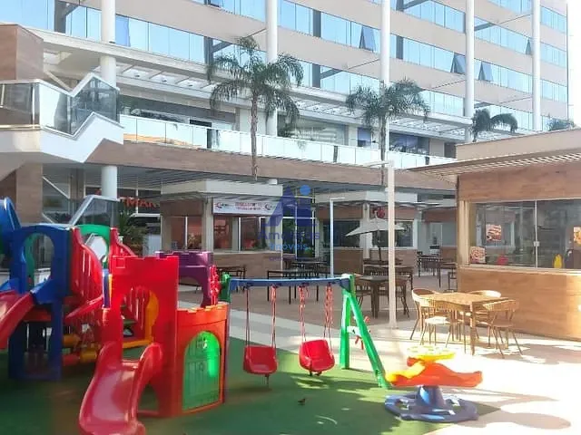 Loja à venda ou para alugar, no bairro Recreio dos Bandeirantes em Rio de Janeiro