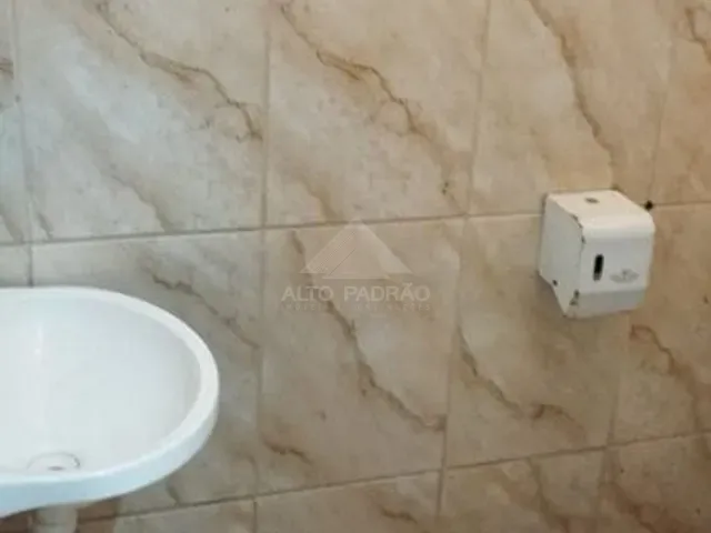 Loja com 250m², para alugar, no bairro São João em Mauá