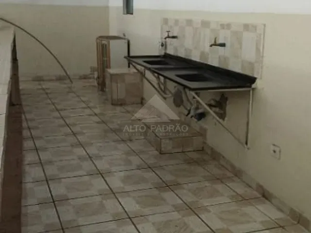Loja com 250m², para alugar, no bairro São João em Mauá