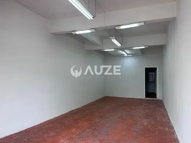 Loja com 60m², para alugar, no bairro Santa Quitéria em Curitiba