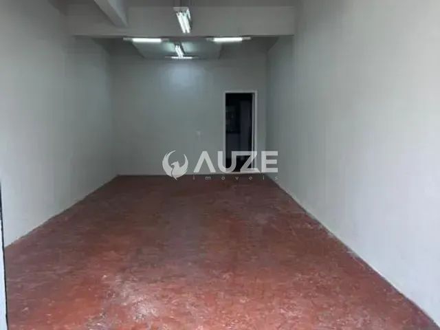 Loja com 60m², para alugar, no bairro Santa Quitéria em Curitiba