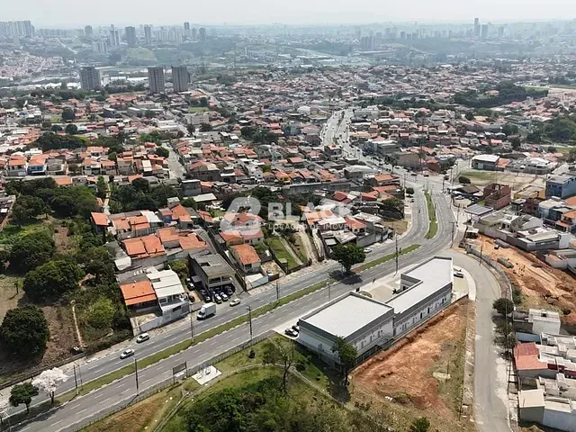 Loja com 36m², para alugar, no bairro Rio Acima em Votorantim