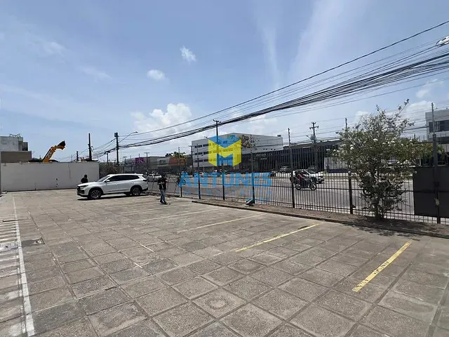 Loja com 817m², para alugar, no bairro Imbiribeira em Recife