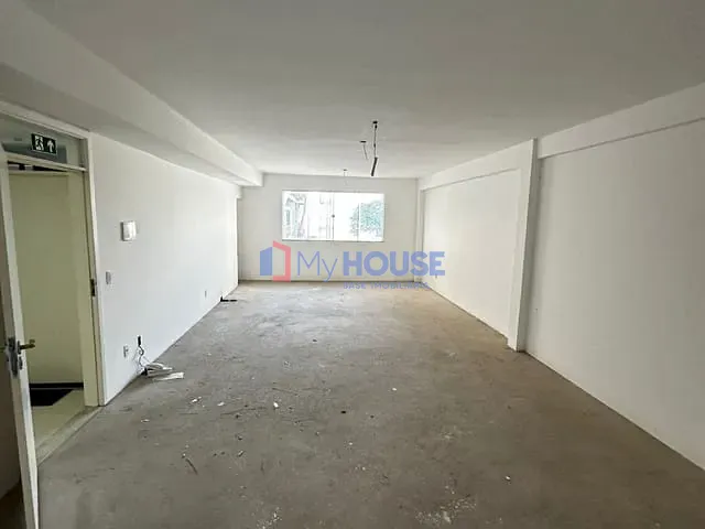 Loja com 57m², à venda ou para alugar, no bairro Centro em Ilhéus