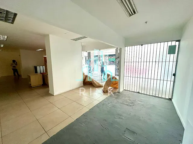 Loja à venda ou para alugar, no bairro Centro em Niterói