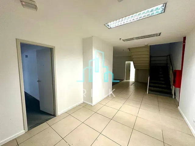 Loja à venda ou para alugar, no bairro Centro em Niterói