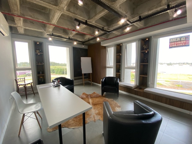 Sala com 50m², à venda, no bairro Três Vendas em Pelotas