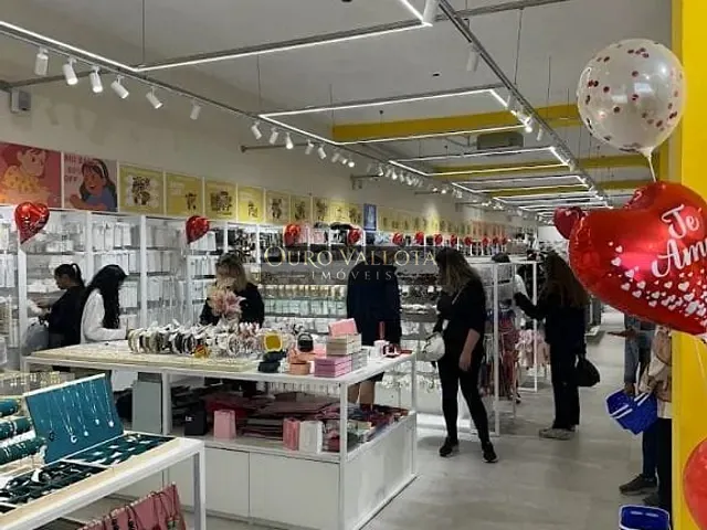Loja com 1400m², à venda, no bairro Brás em São Paulo