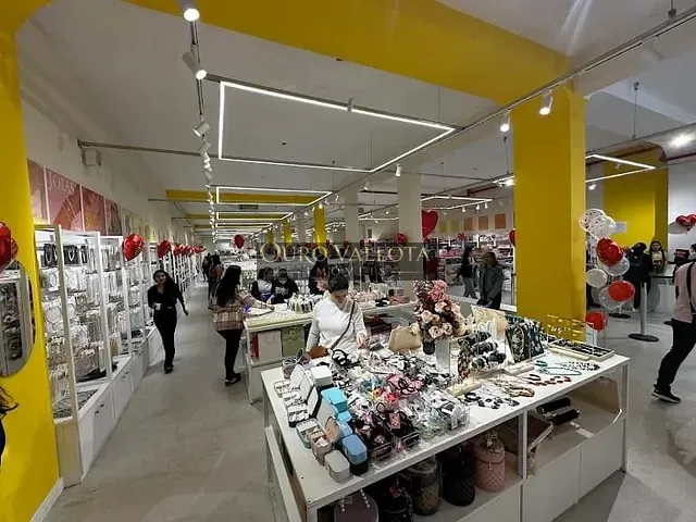 Loja com 1400m², à venda, no bairro Brás em São Paulo