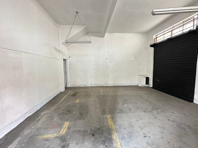 Foto do Loja - 🚇 A 900m do Metrô Belém – Salão de 70m² de Esquina com Energia Trifásica e Potencial Máximo! ✨ | Organização Imobiliária Açores