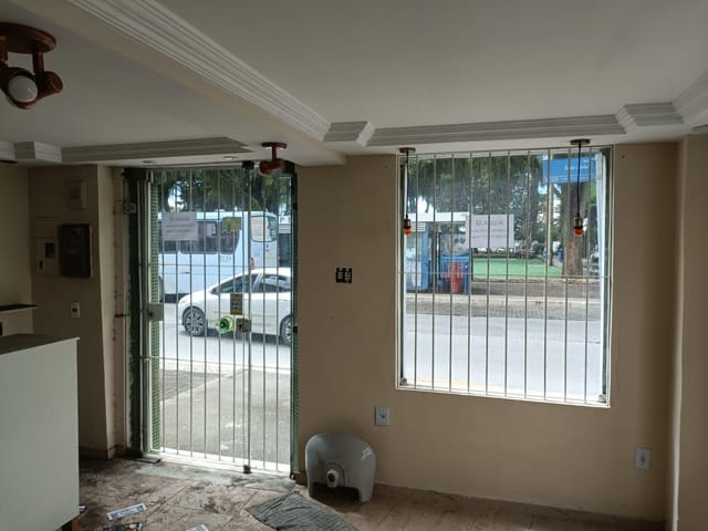 Loja com 49m², à venda ou para alugar, no bairro Centro em Macaé