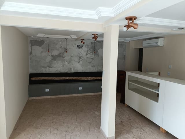 Loja com 49m², à venda ou para alugar, no bairro Centro em Macaé