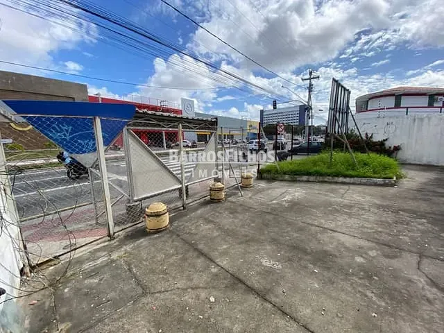 Loja com 733m², para alugar, no bairro Ponto Novo em Aracaju
