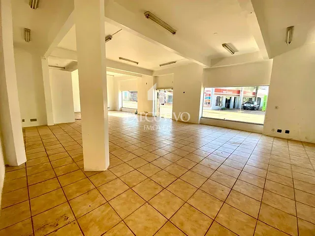 Loja com 370m², para alugar, no bairro Centro em Arroio do Meio