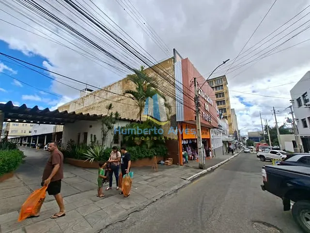 Loja com 240m², para alugar, no bairro Centro em Vitória da Conquista