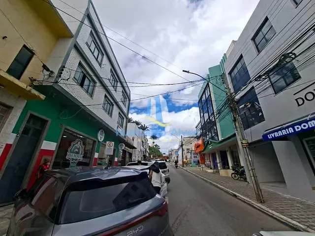 Loja com 240m², para alugar, no bairro Centro em Vitória da Conquista