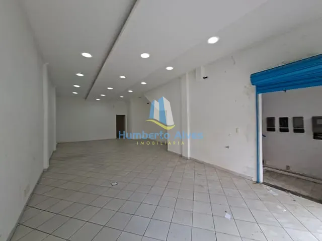 Loja com 240m², para alugar, no bairro Centro em Vitória da Conquista