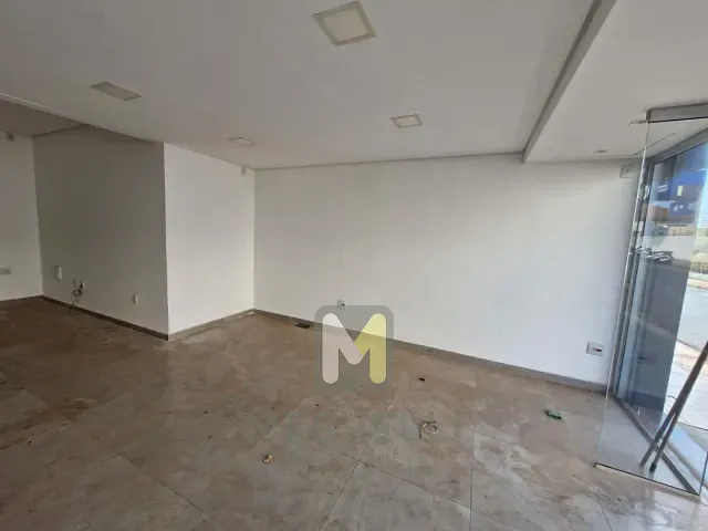 Loja com 250m², para alugar, no bairro Centro em Serrana