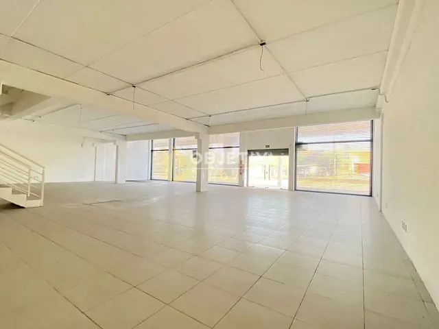 Loja com 411m², para alugar, no bairro Centro em Novo Hamburgo