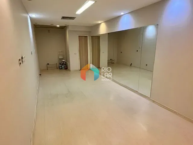 Loja com 25m², à venda, no bairro Copacabana em Rio de Janeiro