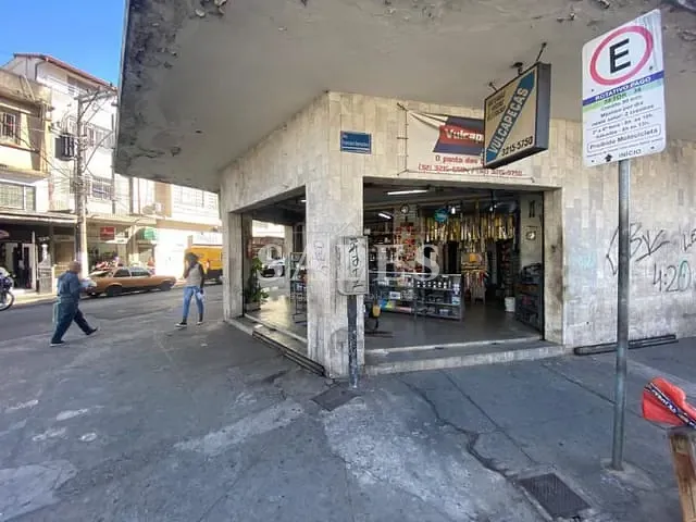 Loja com 153m², à venda, no bairro Centro em Juiz de Fora