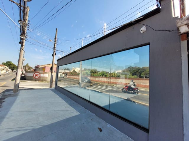 Loja com 232m², à venda, no bairro Jardim dos Estados em Taubaté