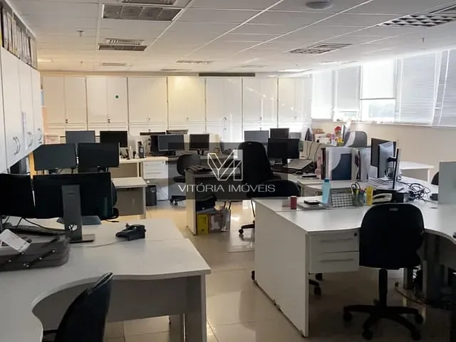 Loja com 680m², para alugar, no bairro JARDIM CAMBURI em Vitoria