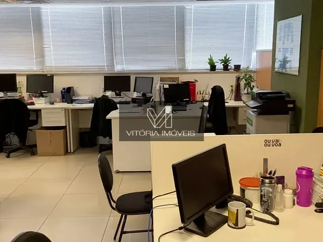 Loja com 680m², para alugar, no bairro JARDIM CAMBURI em Vitoria