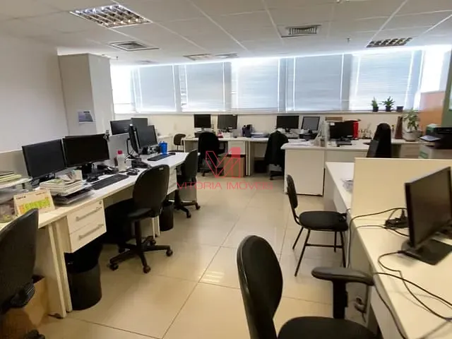 Loja com 680m², para alugar, no bairro JARDIM CAMBURI em Vitoria