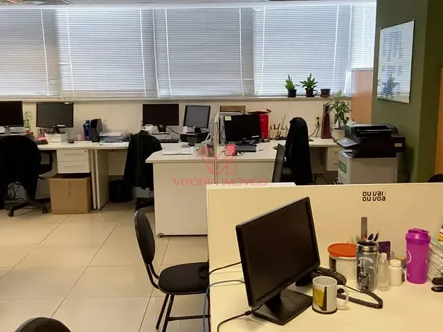 Loja com 680m², para alugar, no bairro JARDIM CAMBURI em Vitoria