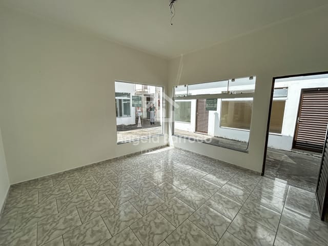 Loja com 27m², para alugar, no bairro Recanto de Itaipuaçu (Itaipuaçu) em Maricá