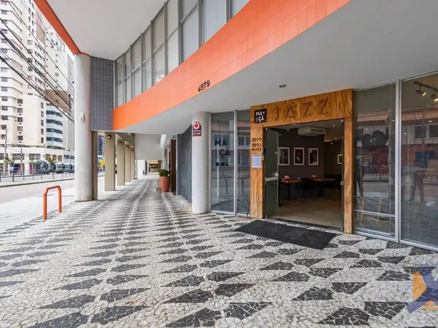 Loja à venda, no bairro Agua Verde em Curitiba