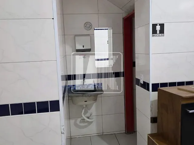 Loja com 192m², para alugar, no bairro Vila Palmares em Santo André