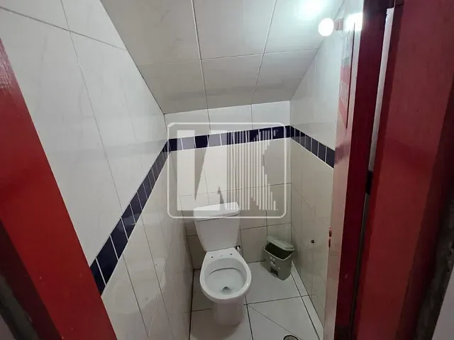 Loja com 192m², para alugar, no bairro Vila Palmares em Santo André