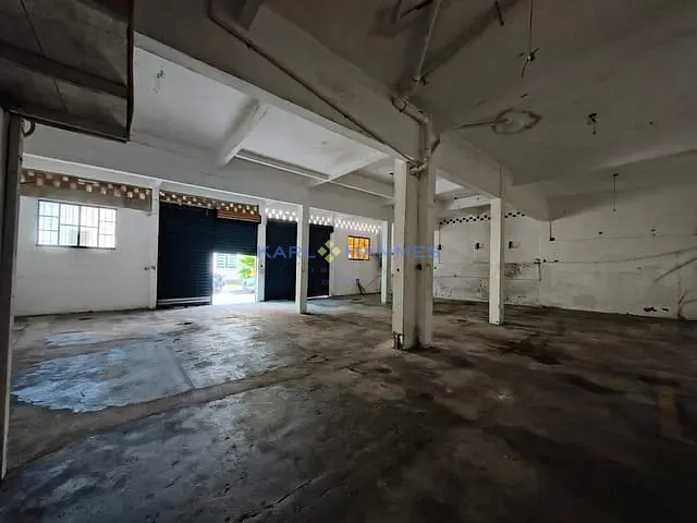 Loja com 170m², para alugar, no bairro Bingen em Petrópolis