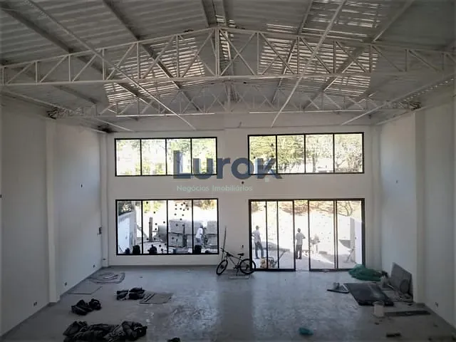 Prédio com 341m², à venda ou para alugar, no bairro Parque Nova Suíça em Valinhos