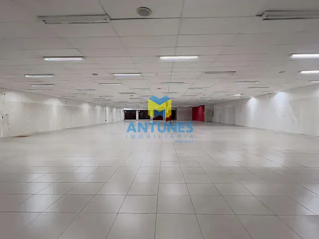 Loja com 1096m², para alugar, no bairro Afogados em Recife