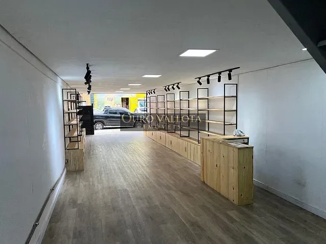 Loja com 411m², para alugar, no bairro Brás em São Paulo