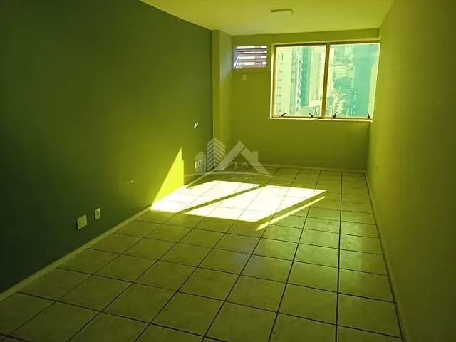 Loja à venda, no bairro Centro em Juiz de Fora