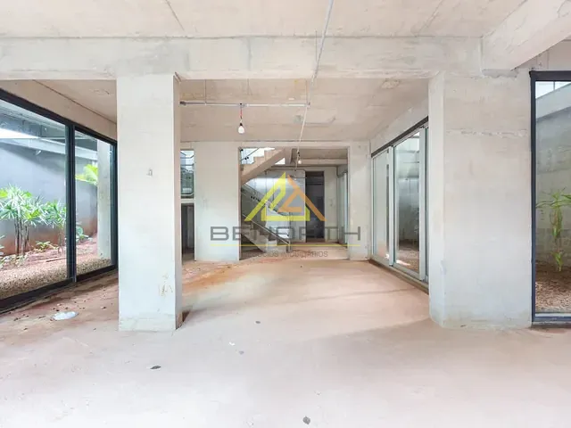 Loja com 389m², para alugar, no bairro Pinheiros em São Paulo
